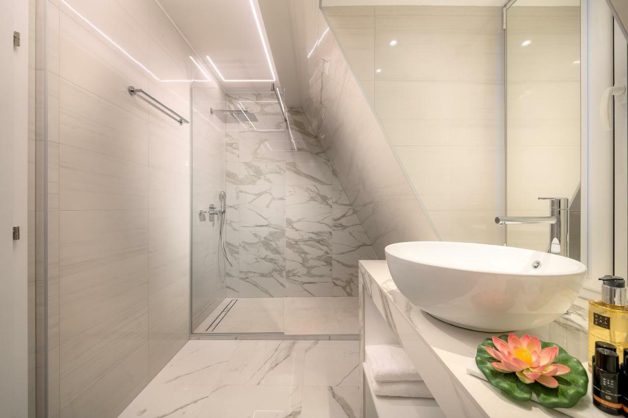 Flos Luxury Gostinjska kuća 4*